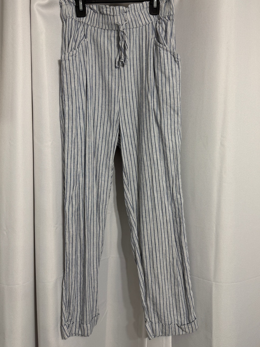 American Eagle Casual Striped Women’s Pants in Blue and White